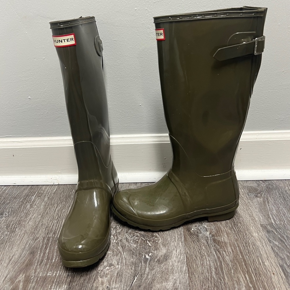 Hunter Olive Rain Boots with Adjustable Strap